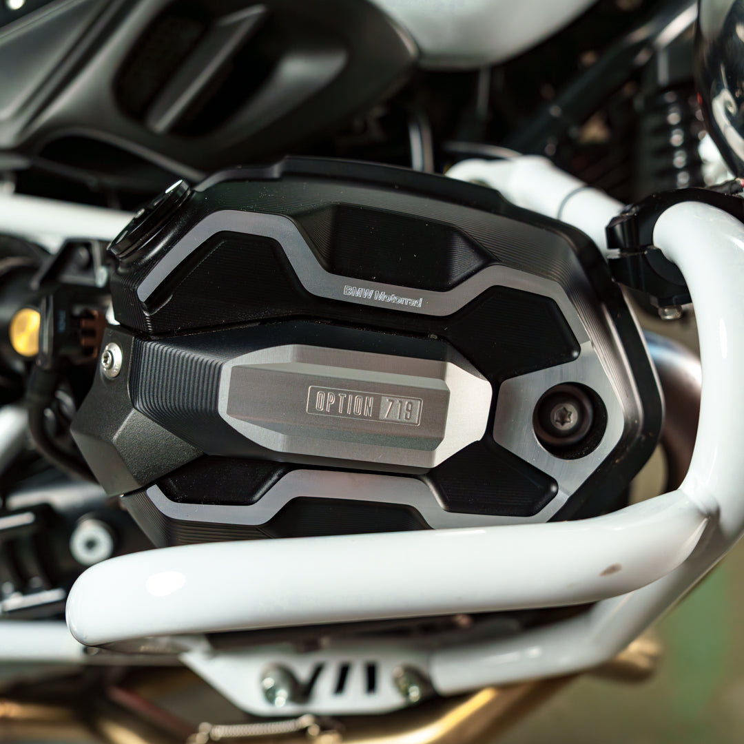 Custom BMW RnineT WITH UNIT GARAGE EXHAUST