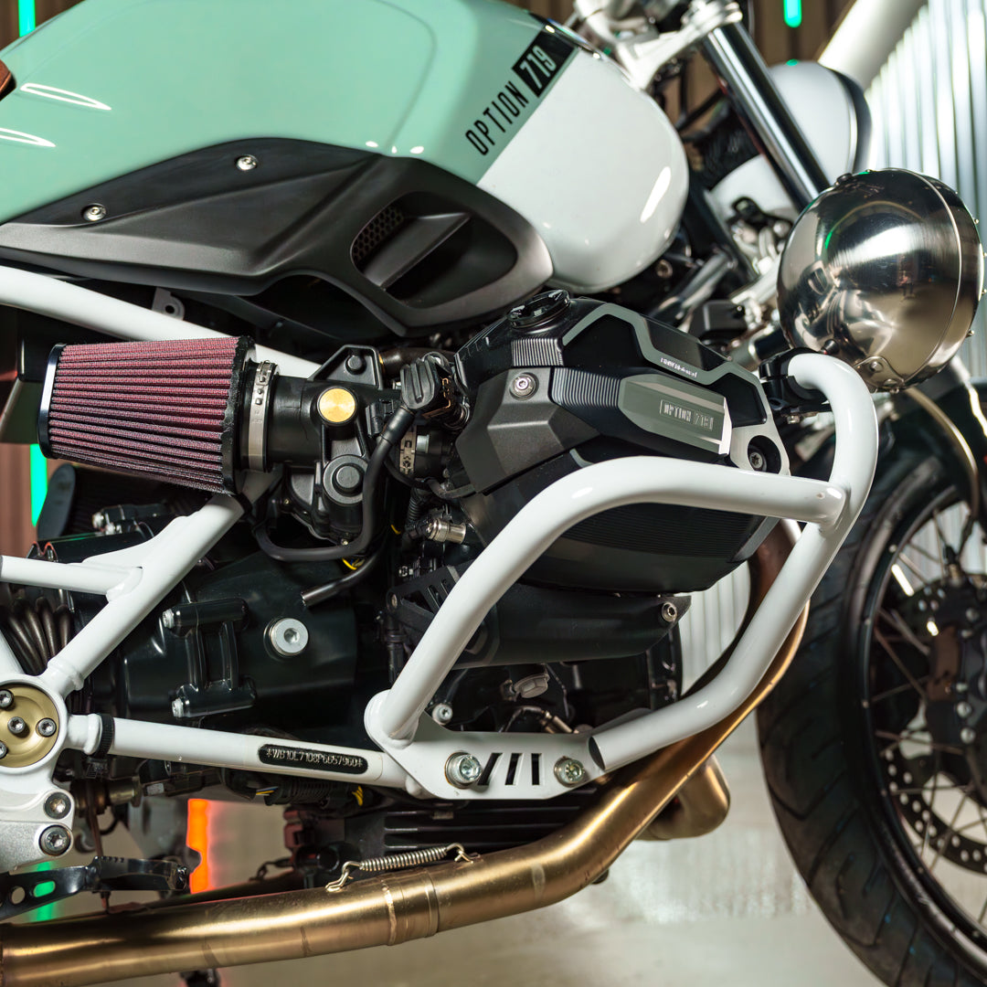 Custom BMW RnineT WITH UNIT GARAGE EXHAUST