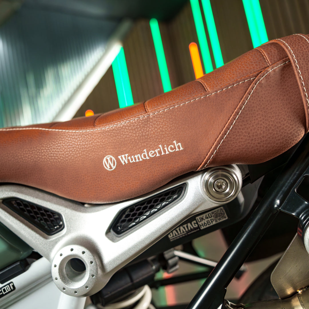 Custom BMW RnineT WITH UNIT GARAGE EXHAUST