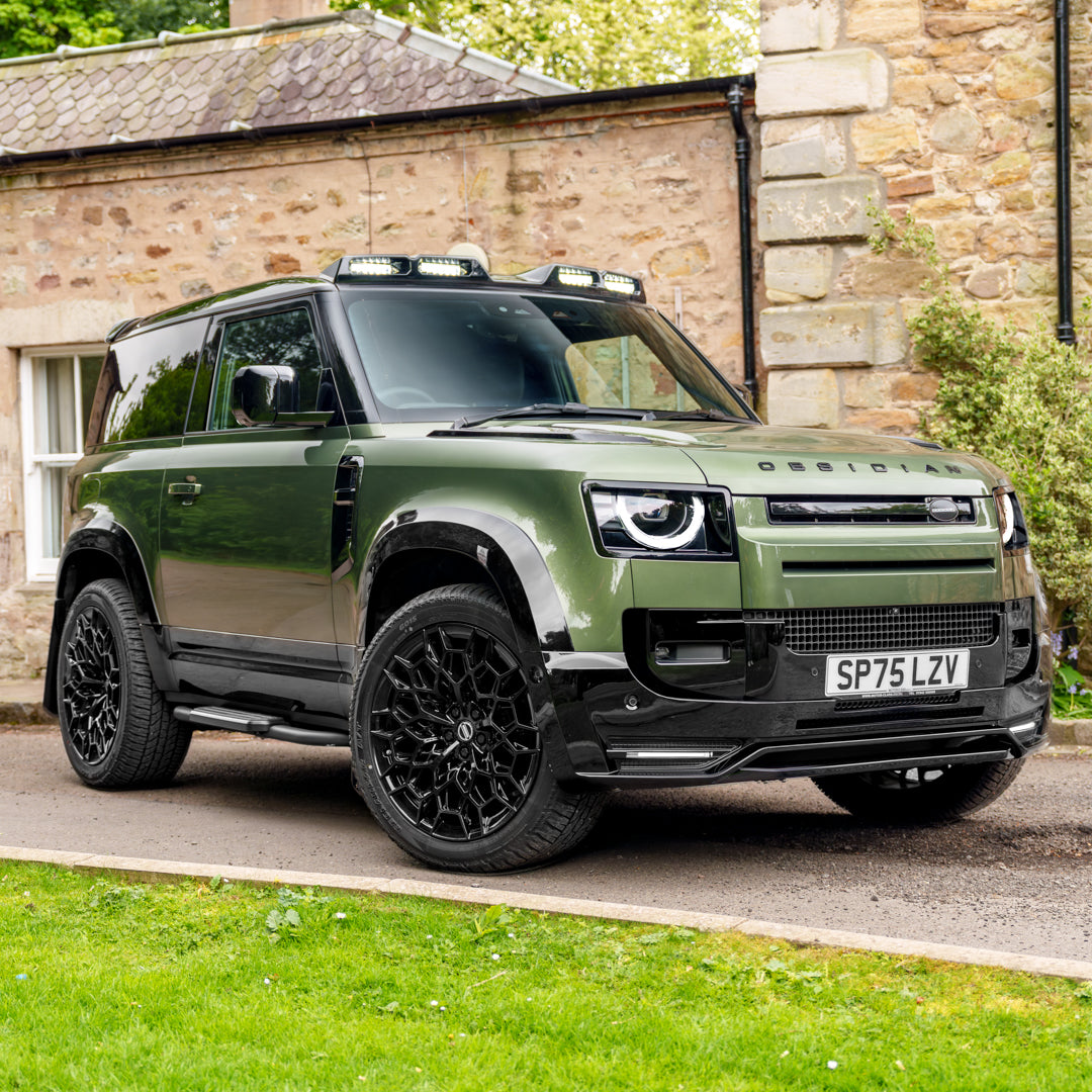 2025 Automatic Obsidian Land Rover Defender 90