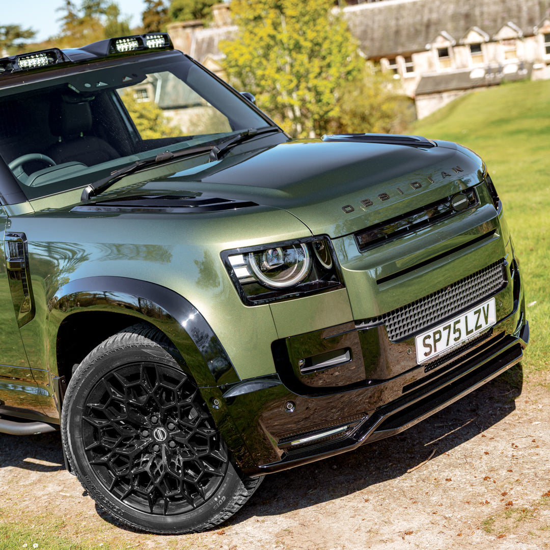 2025 Automatic Obsidian Land Rover Defender 90
