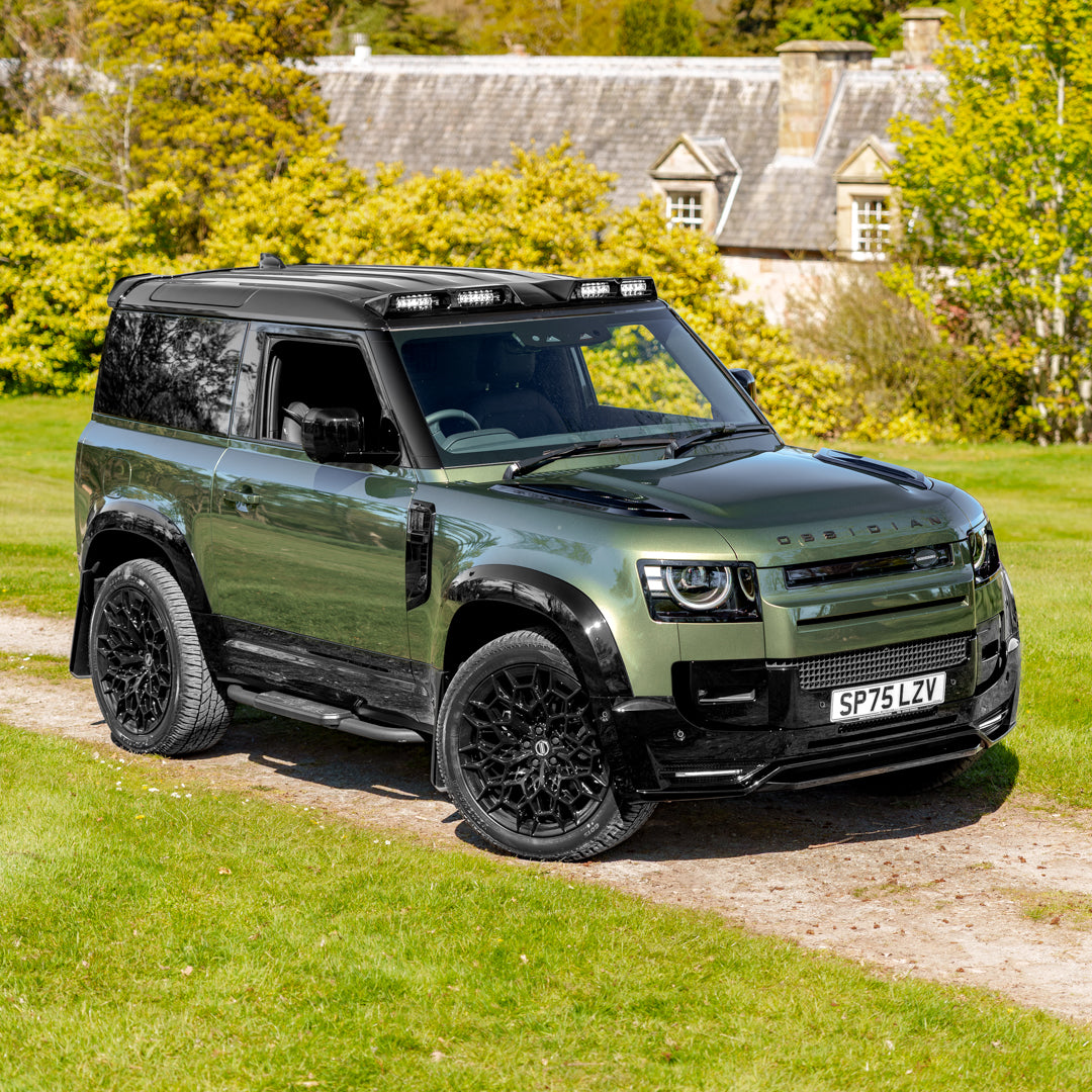 2025 Automatic Obsidian Land Rover Defender 90