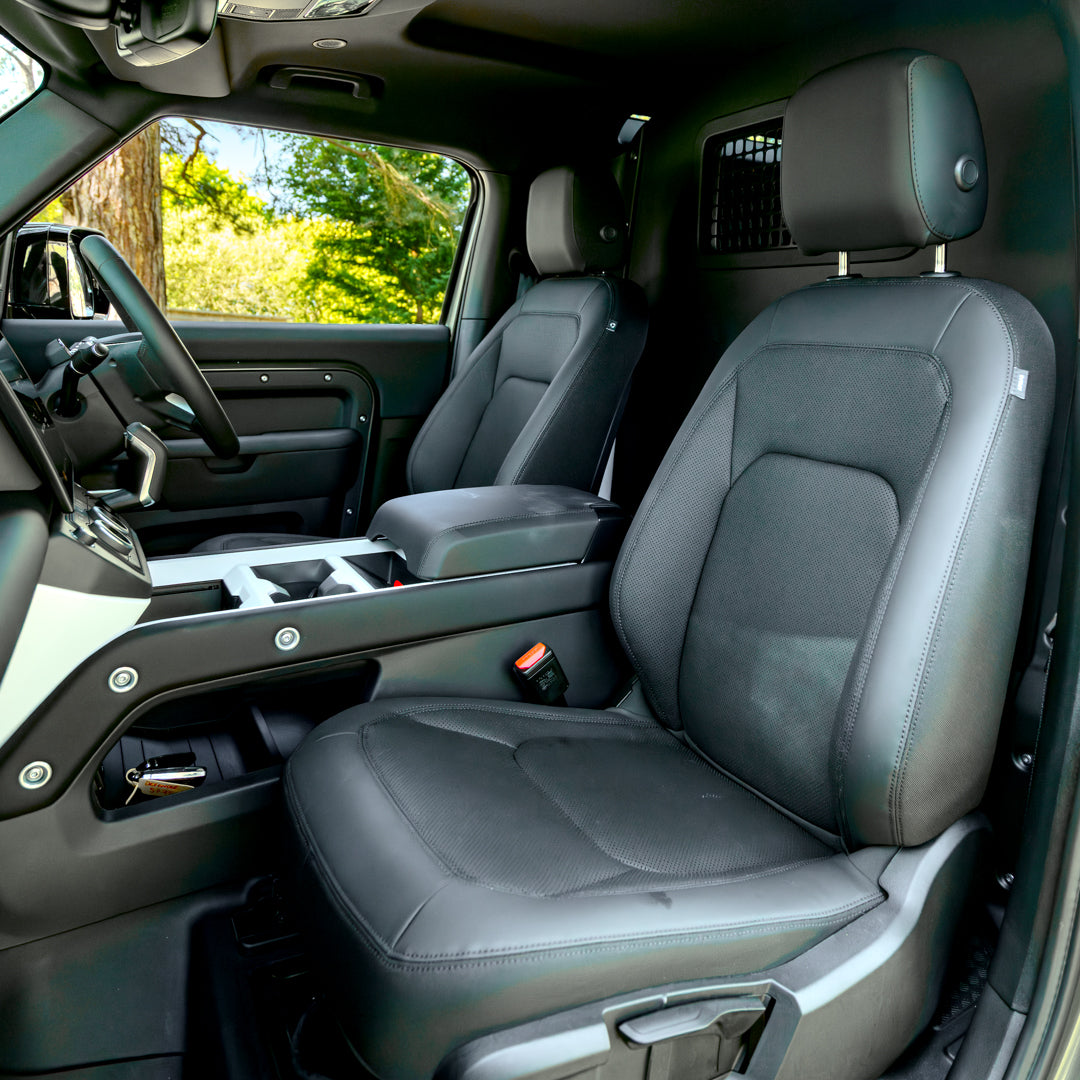 2025 Automatic Obsidian Land Rover Defender 90