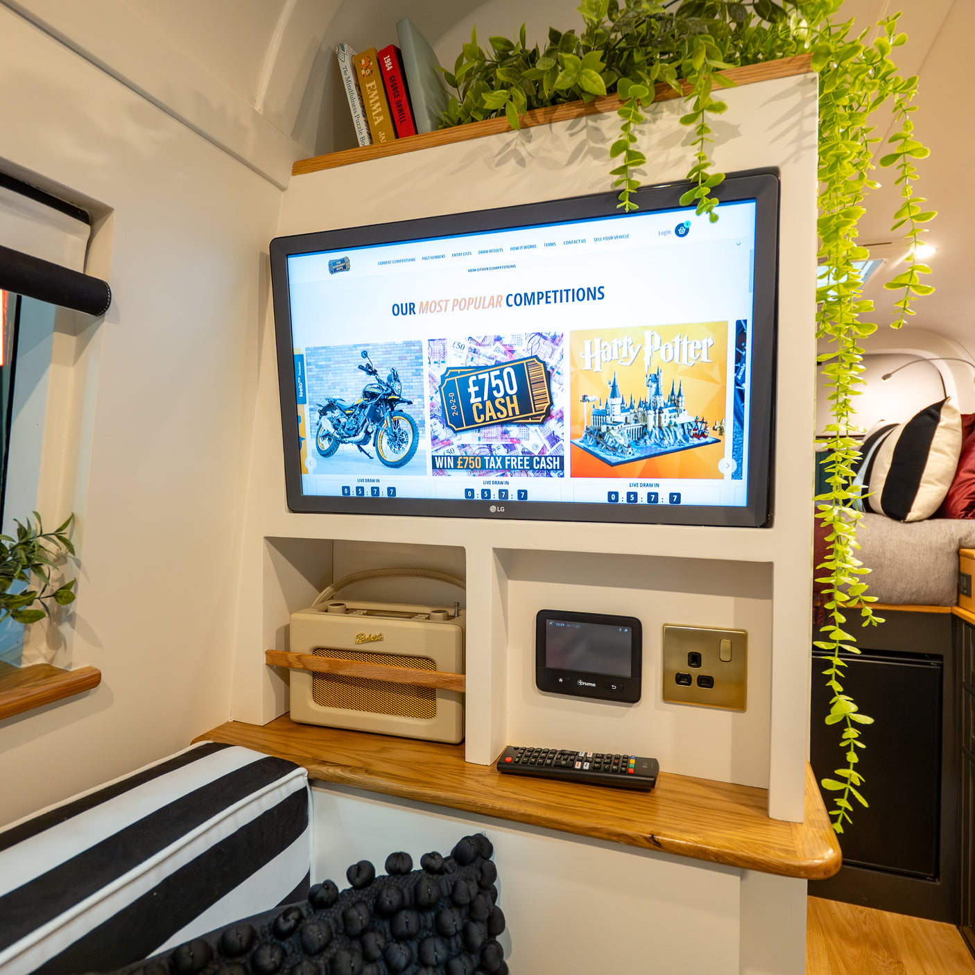 Jasper - Stunning 4 berth Custom Campervan + £5000 cash