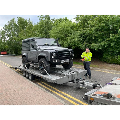 LR Defender