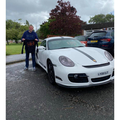 PORSCHE CAYMAN GT4