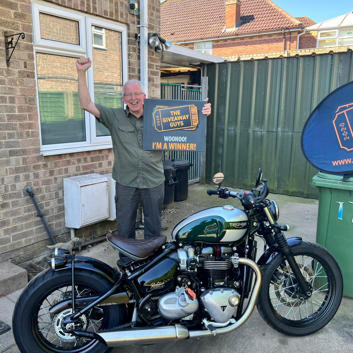 TRIUMPH BONNEVILLE BOBBER