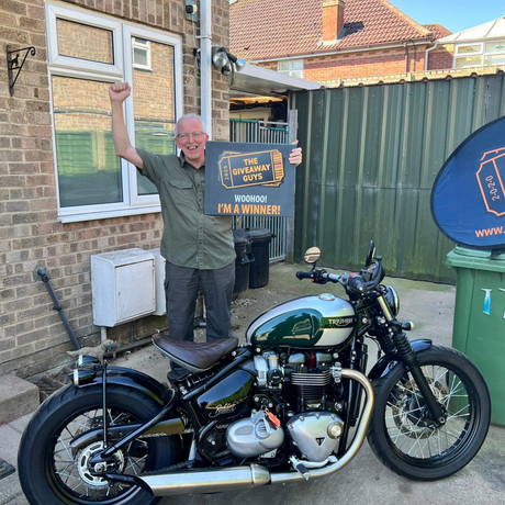 TRIUMPH BONNEVILLE BOBBER