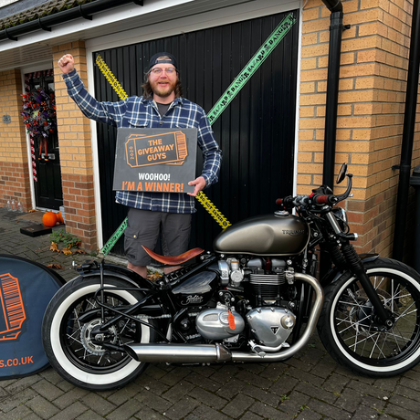 TRIUMPH BONNEVILLE BOBBER