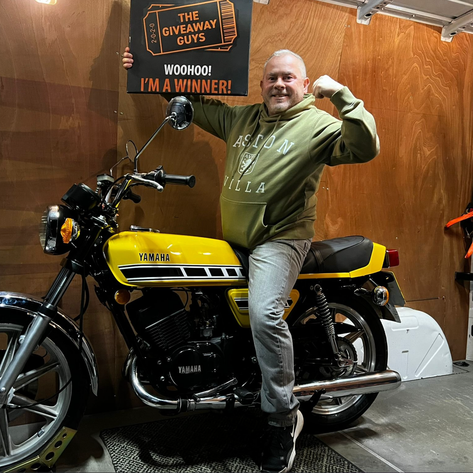 YAMAHA RD400