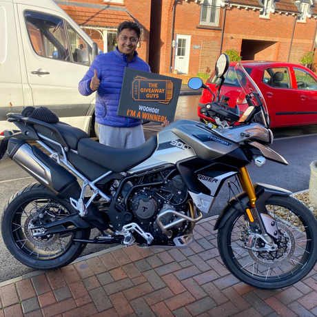 TRIUMPH TIGER 900