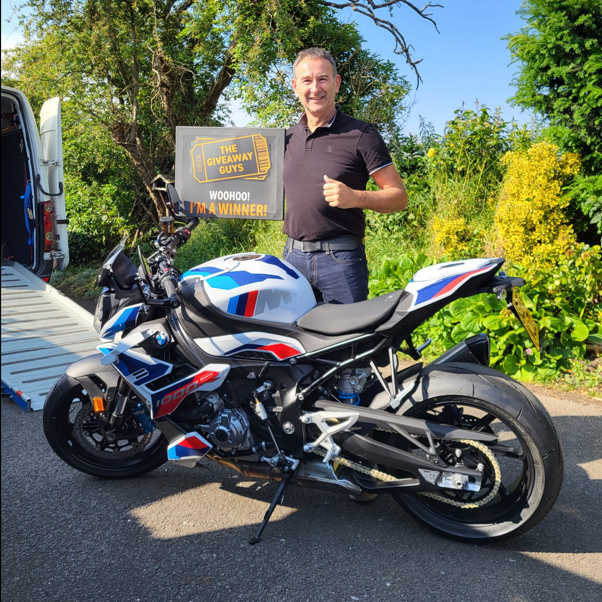 BMW M1000R