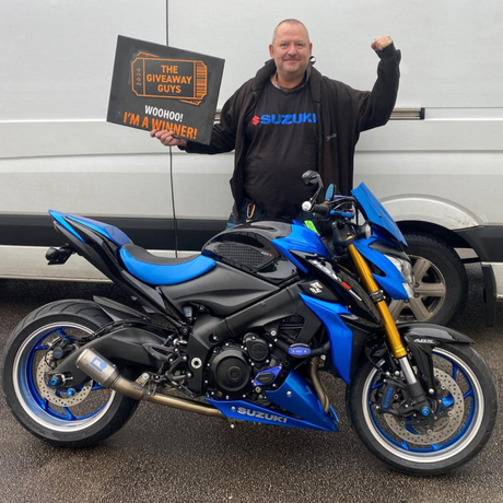 SUZUKI GSX-S