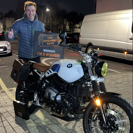 BMW R9T