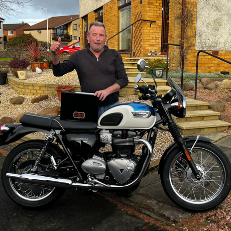 TRIUMPH BONNEVILLE T100