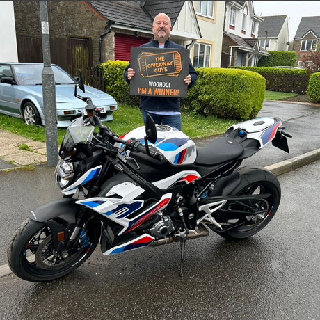 BMW M1000R