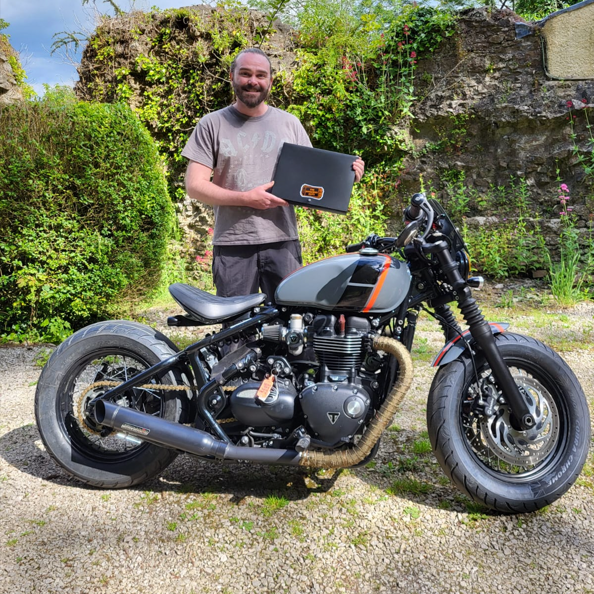 TRIUMPH BOBBER