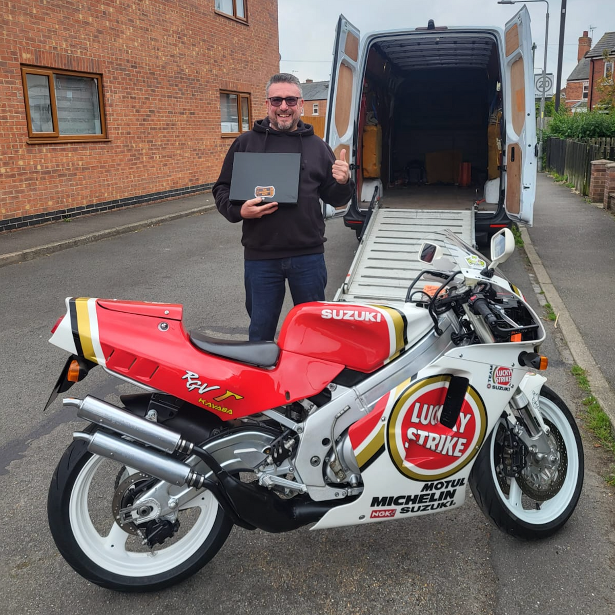 SUZUKI LUCKY STRIKE RGV250