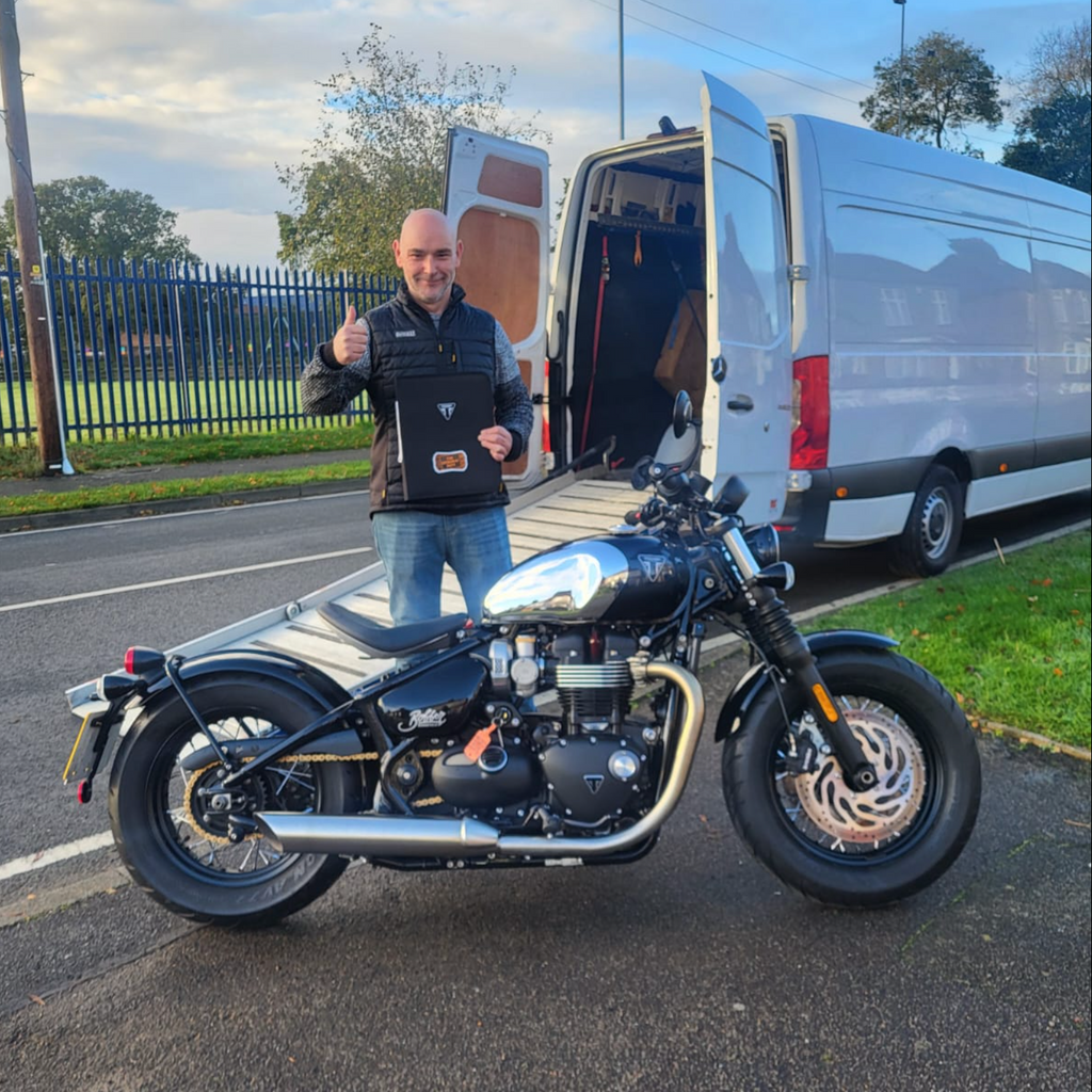 TRIUMPH CHROME BOBBER