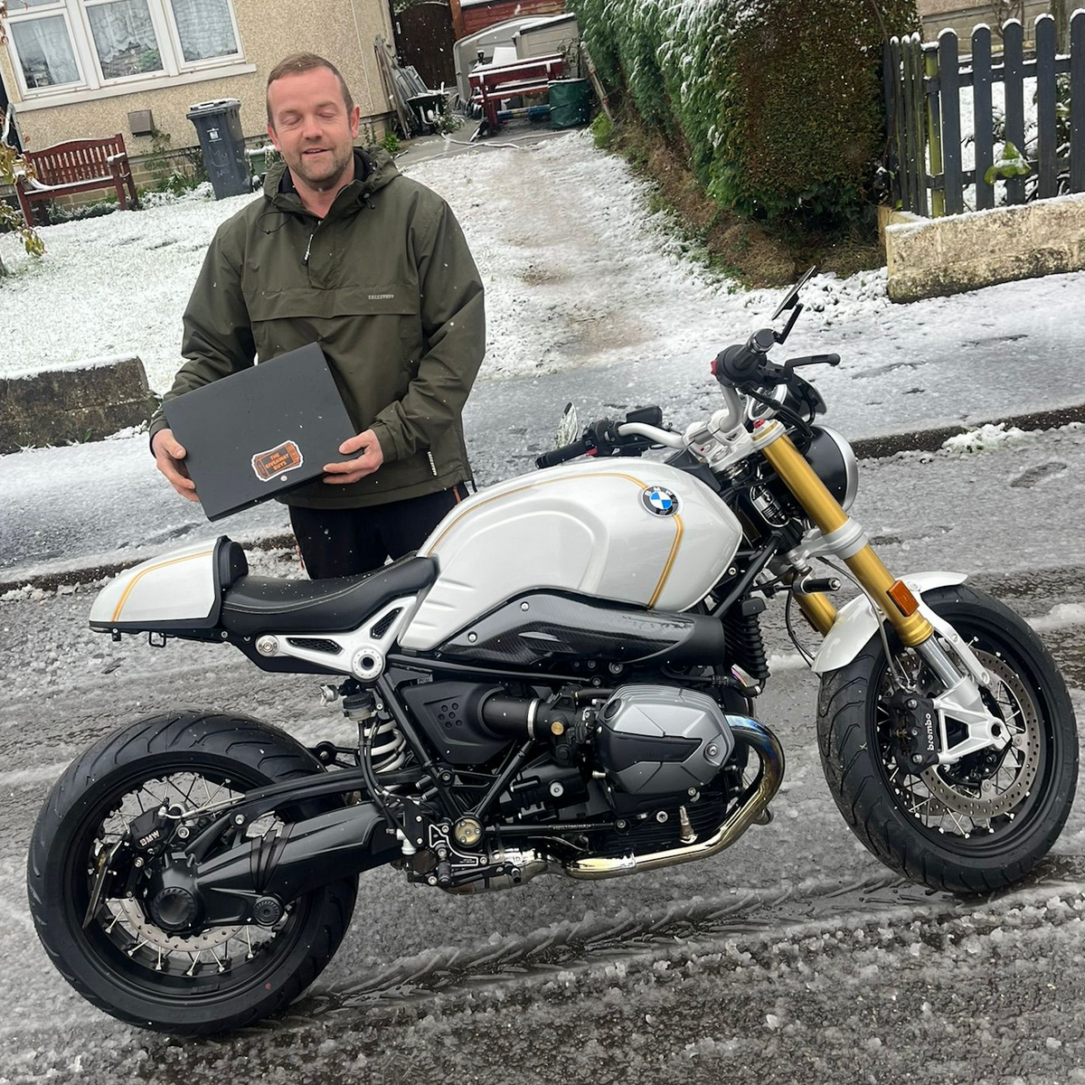 BMW R9T