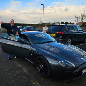 ASTON MARTIN V8