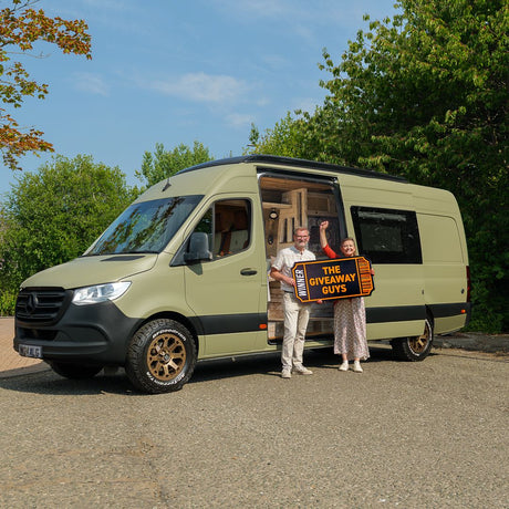 Isabella - Luxury Off-Grid Campervan
