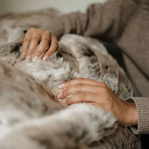 Dreamland Relaxwell Deluxe Faux Fur Heated Throw