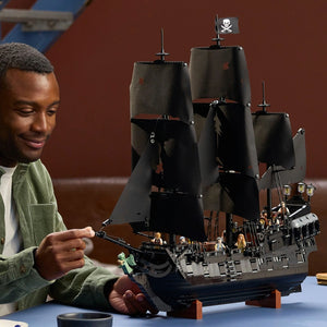 Lego Icons: Captain Jack Sparrow's Pirate Ship