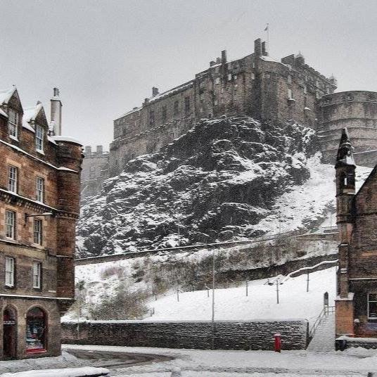 2 night 5* stay Edinburgh Christmas Market