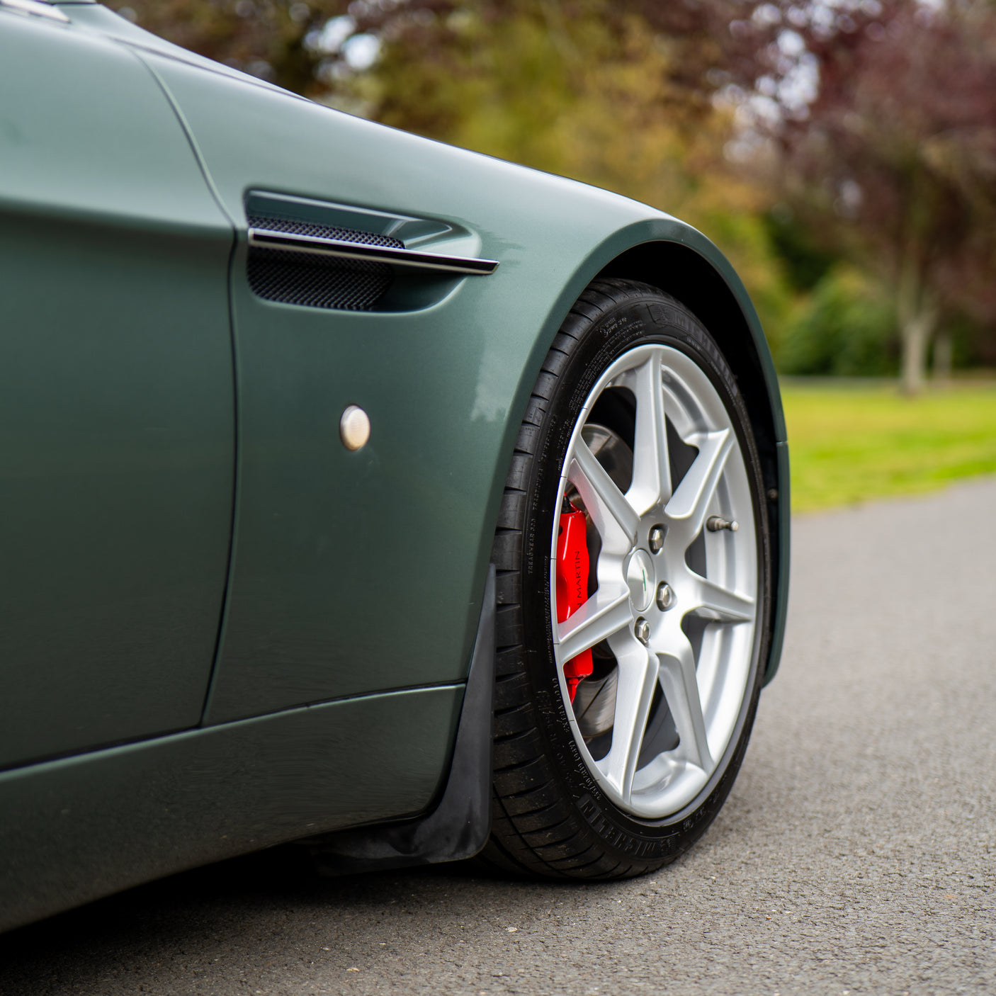 Immaculate Aston Martin V8 Vantage + £5,000