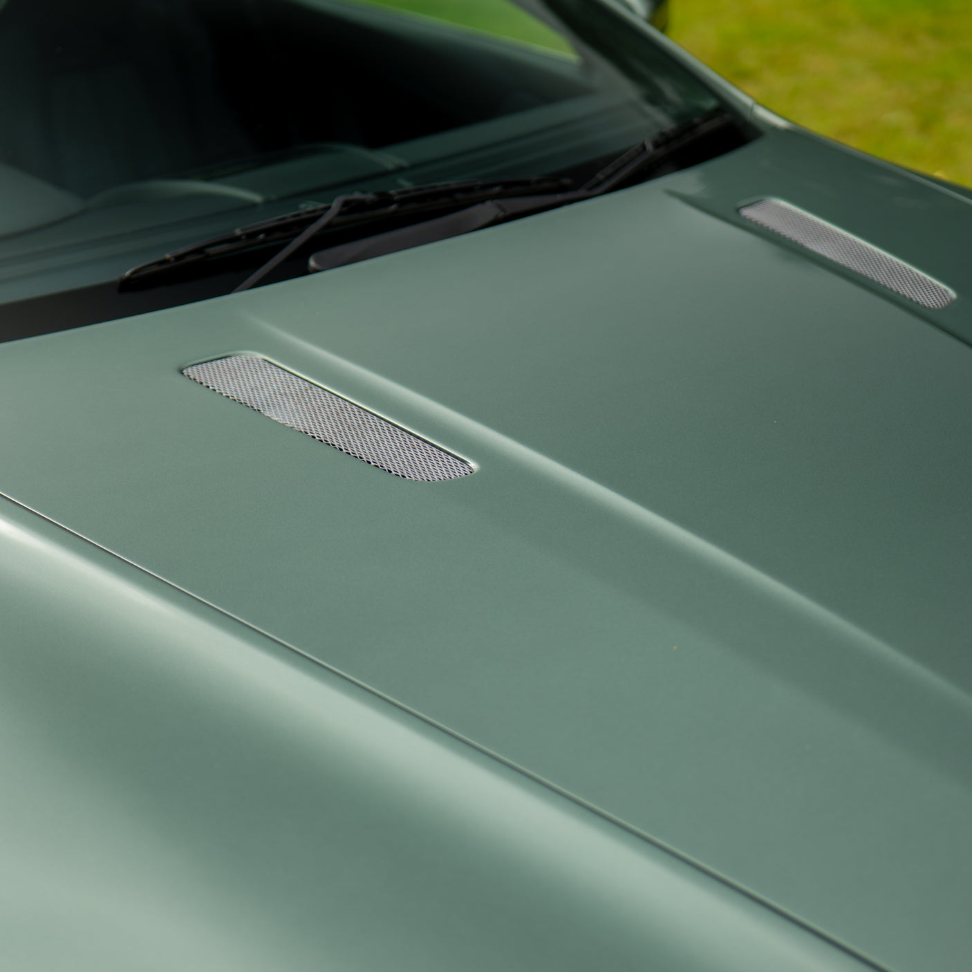 Immaculate Aston Martin V8 Vantage + £5,000