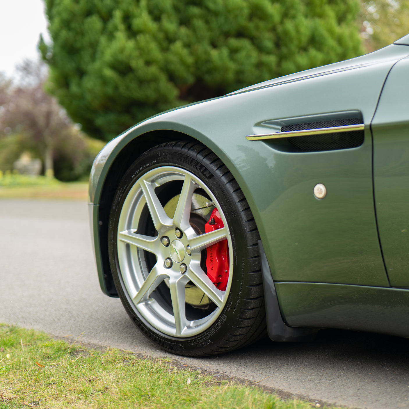 Immaculate Aston Martin V8 Vantage + £5,000