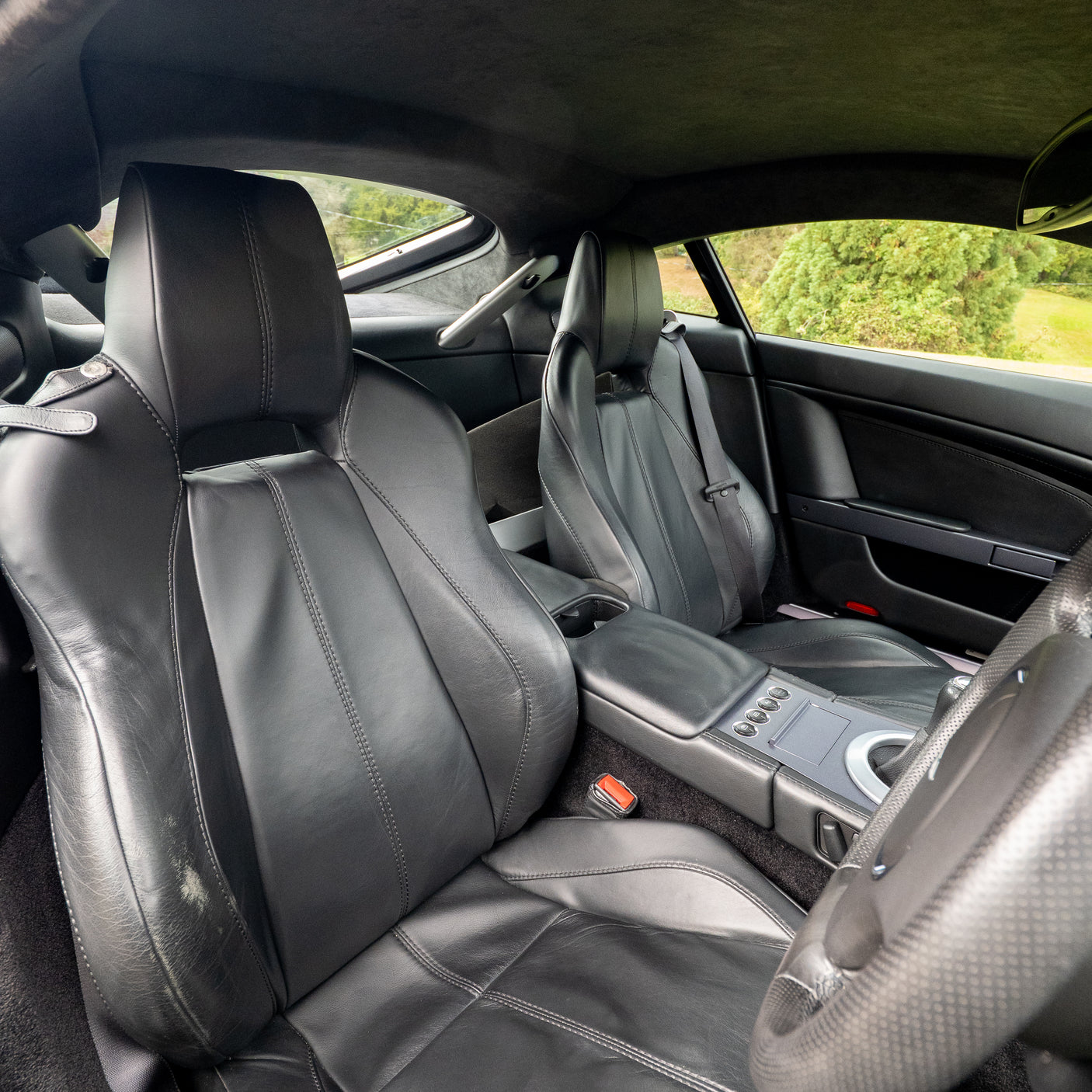 Immaculate Aston Martin V8 Vantage + £5,000