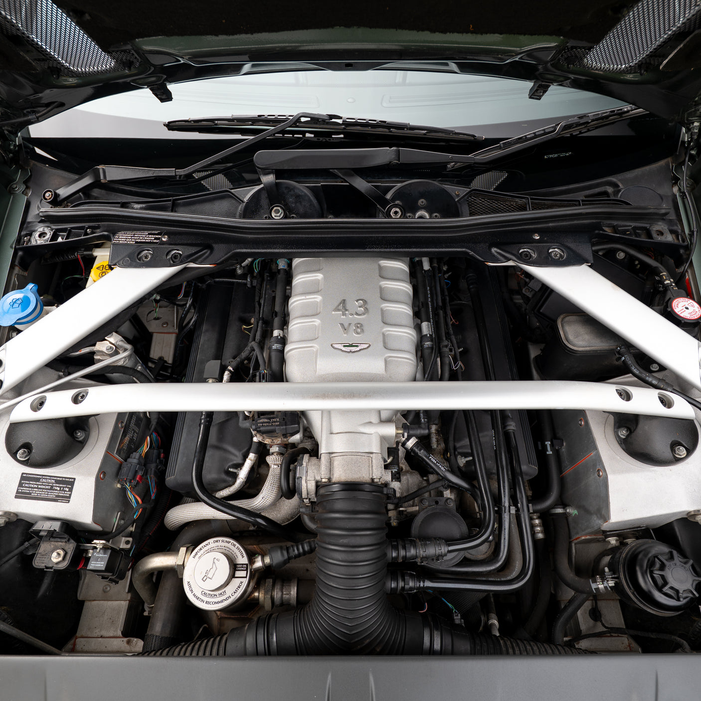 Immaculate Aston Martin V8 Vantage + £5,000