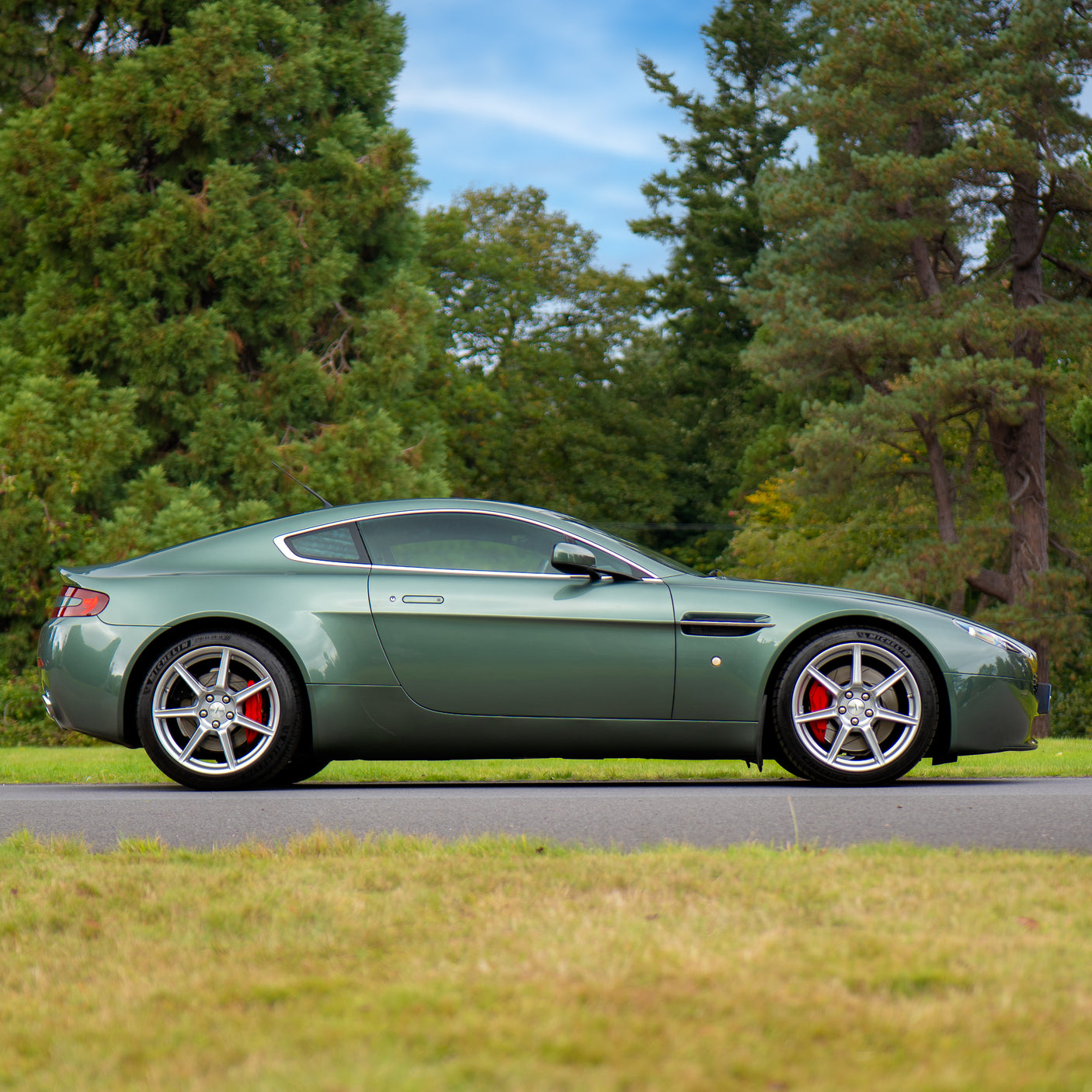 Immaculate Aston Martin V8 Vantage + £5,000