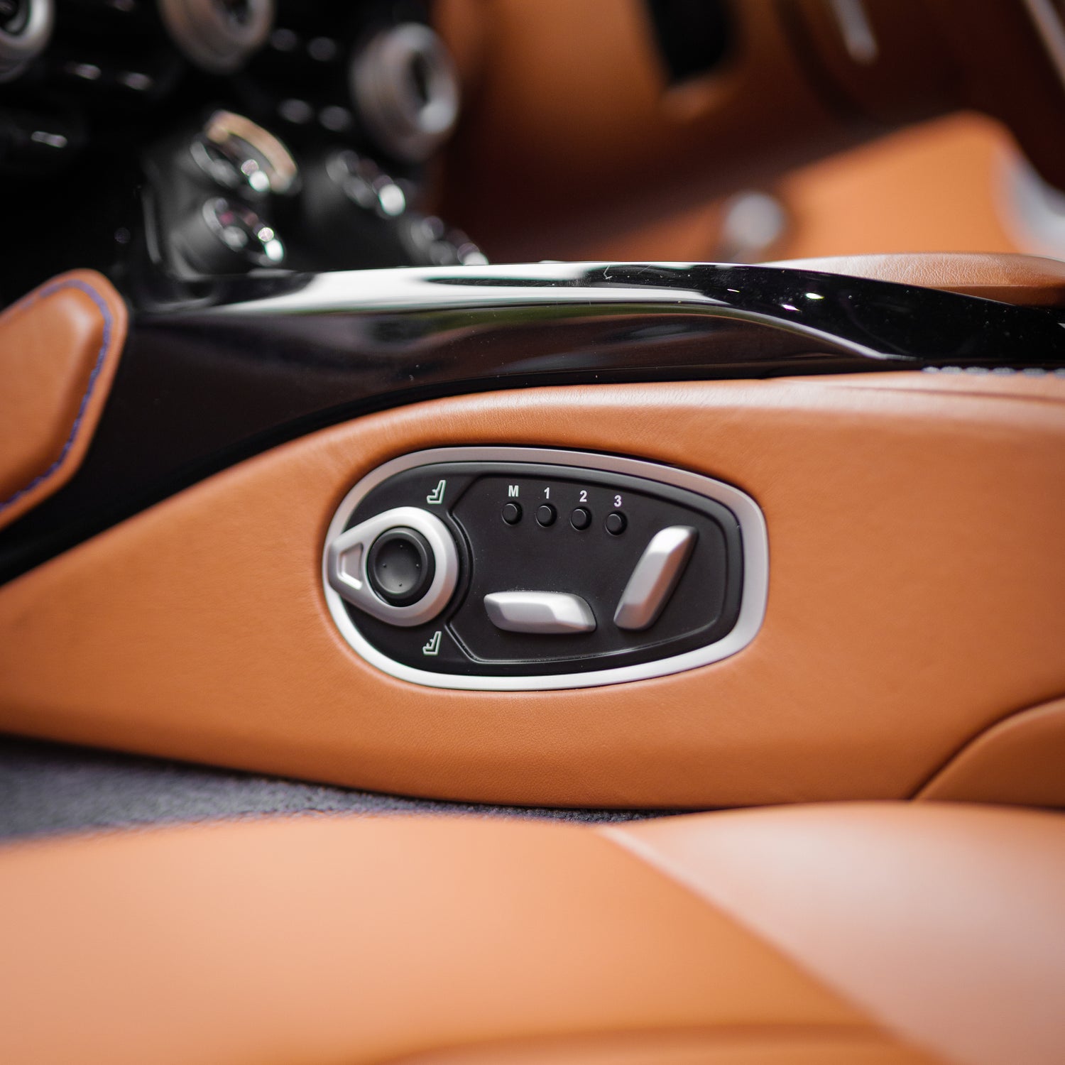 Immaculate Aston Martin V8 Vantage