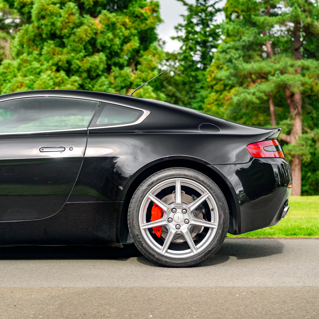 V8 Aston Martin