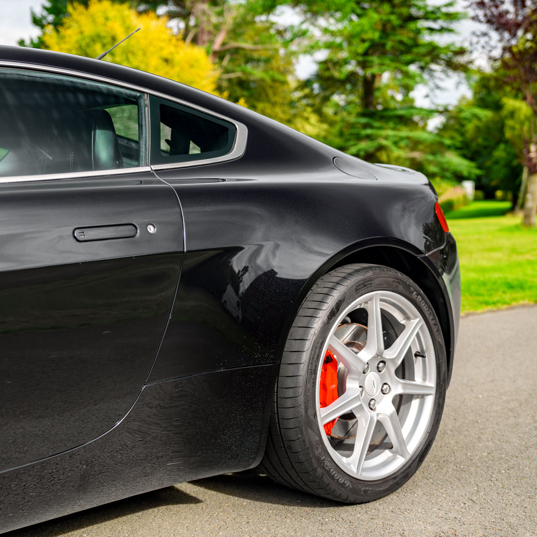 V8 Aston Martin