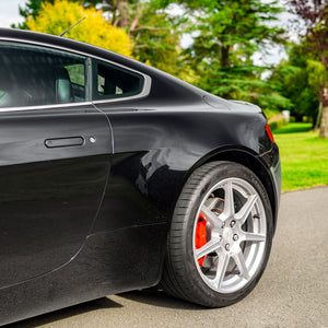 V8 Aston Martin