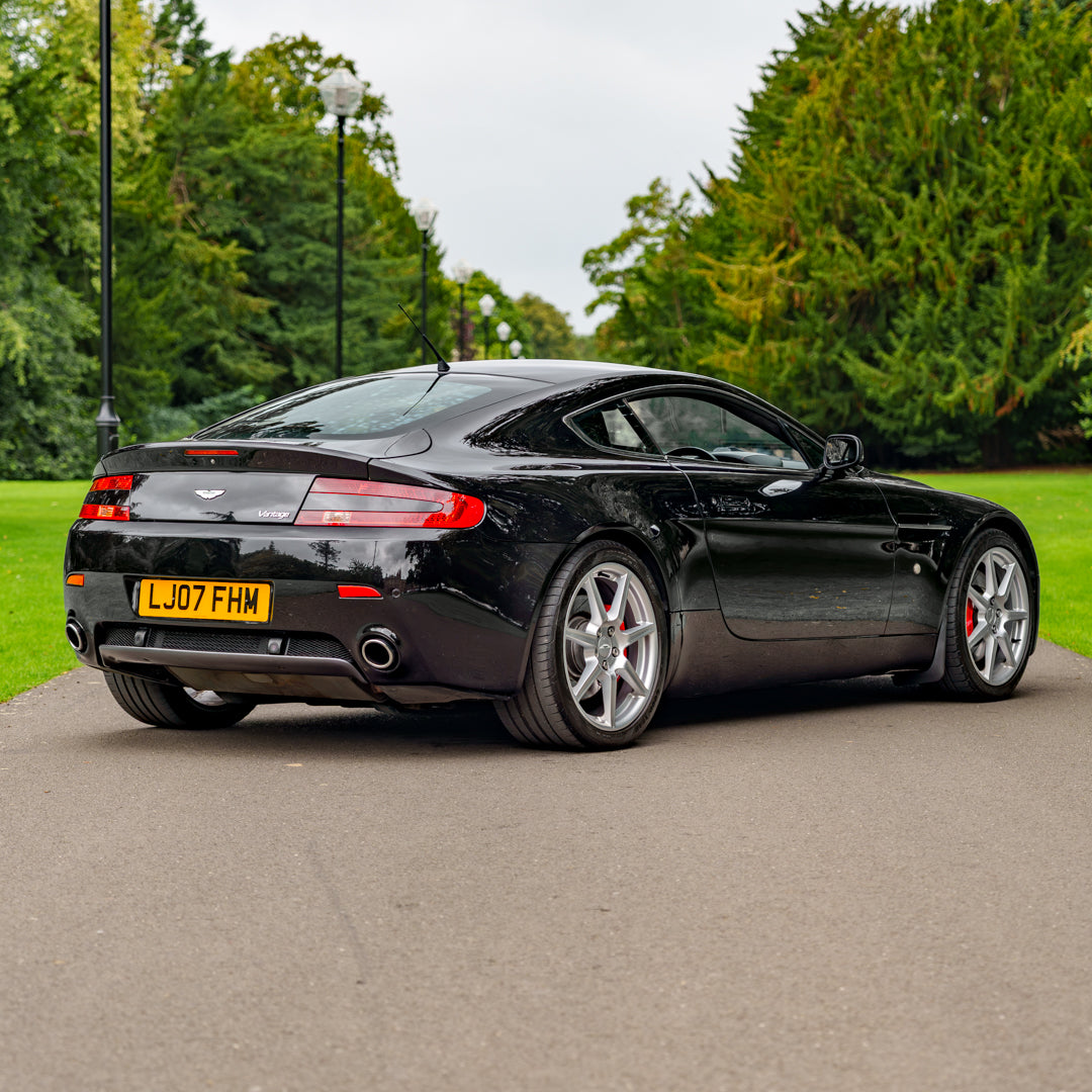 V8 Aston Martin