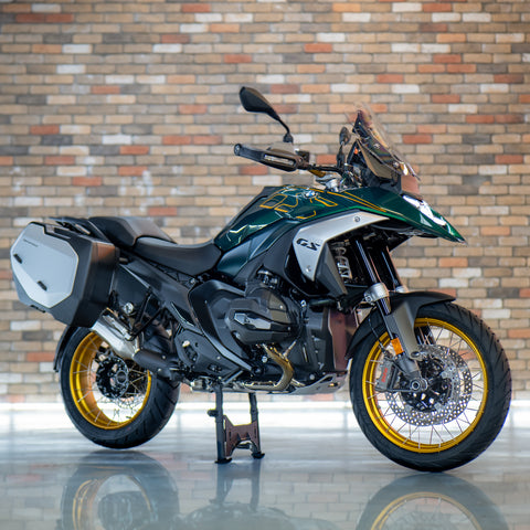 BRAND NEW 2024 BMW 1300 GS + £1000!