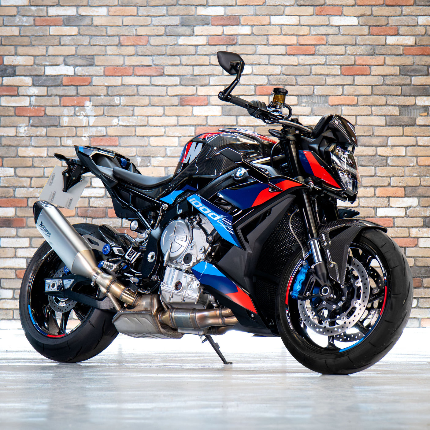 BMW M 1000 R CARBON COMP PACK + £2000