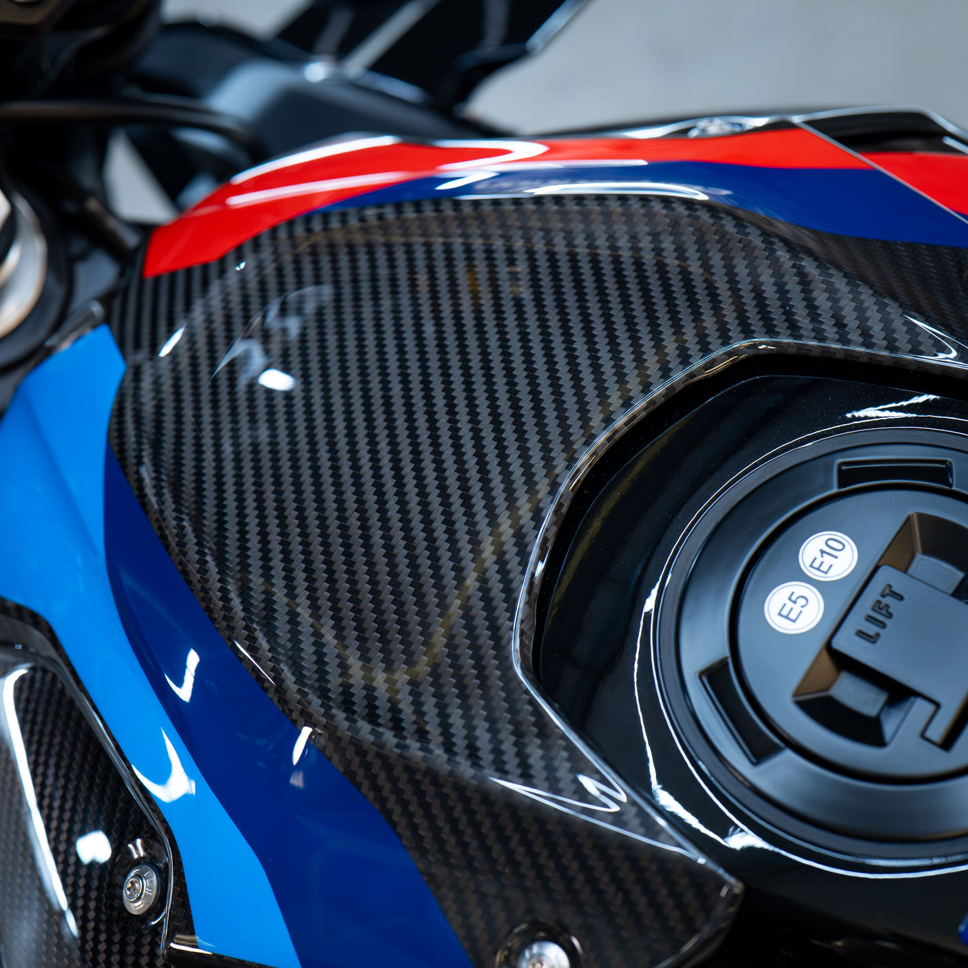 BMW M 1000 R CARBON COMP PACK + £2000