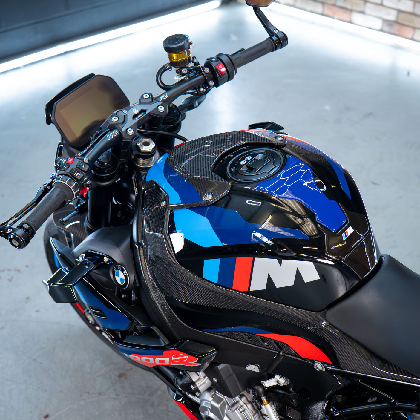 BMW M 1000 R CARBON COMP PACK + £2000