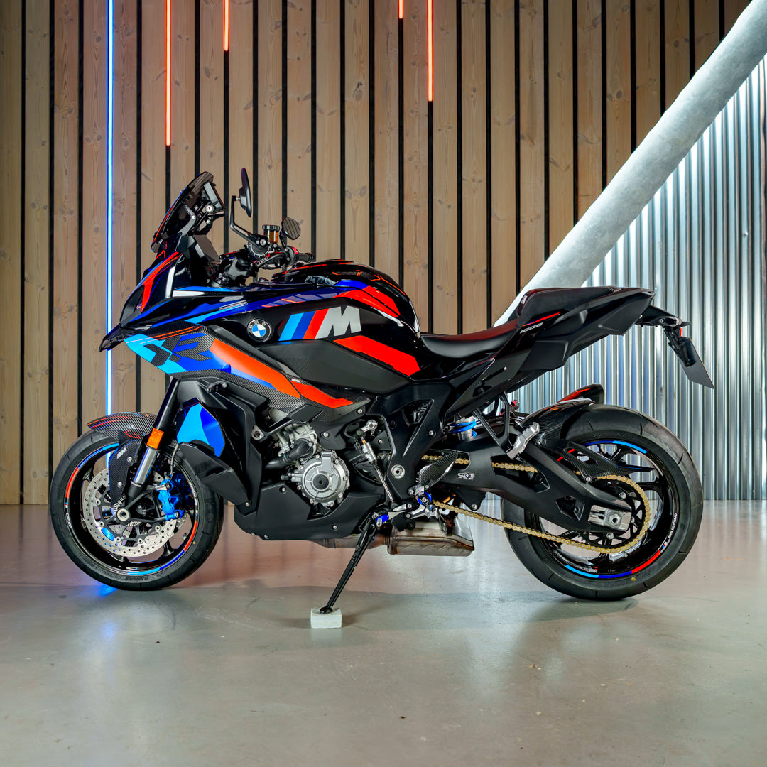 2025 BMW M1000XR