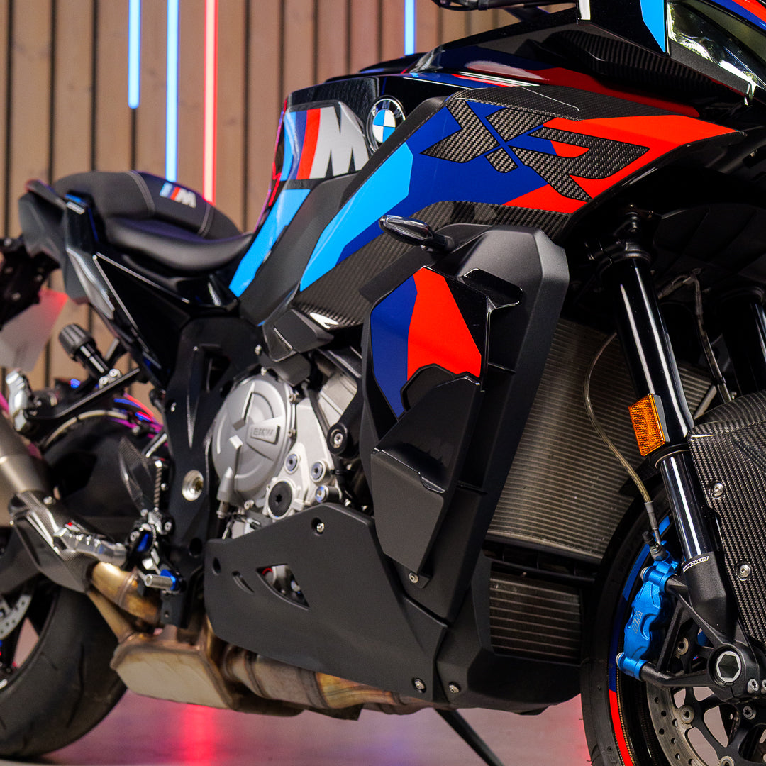 2025 BMW M1000XR