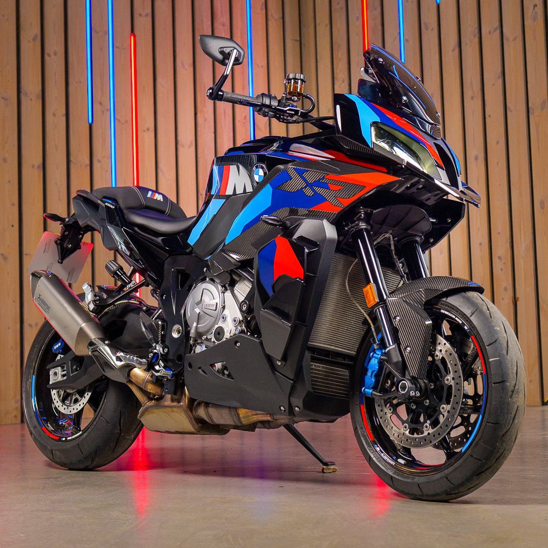 2025 BMW M1000XR