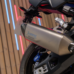 2025 BMW M1000XR