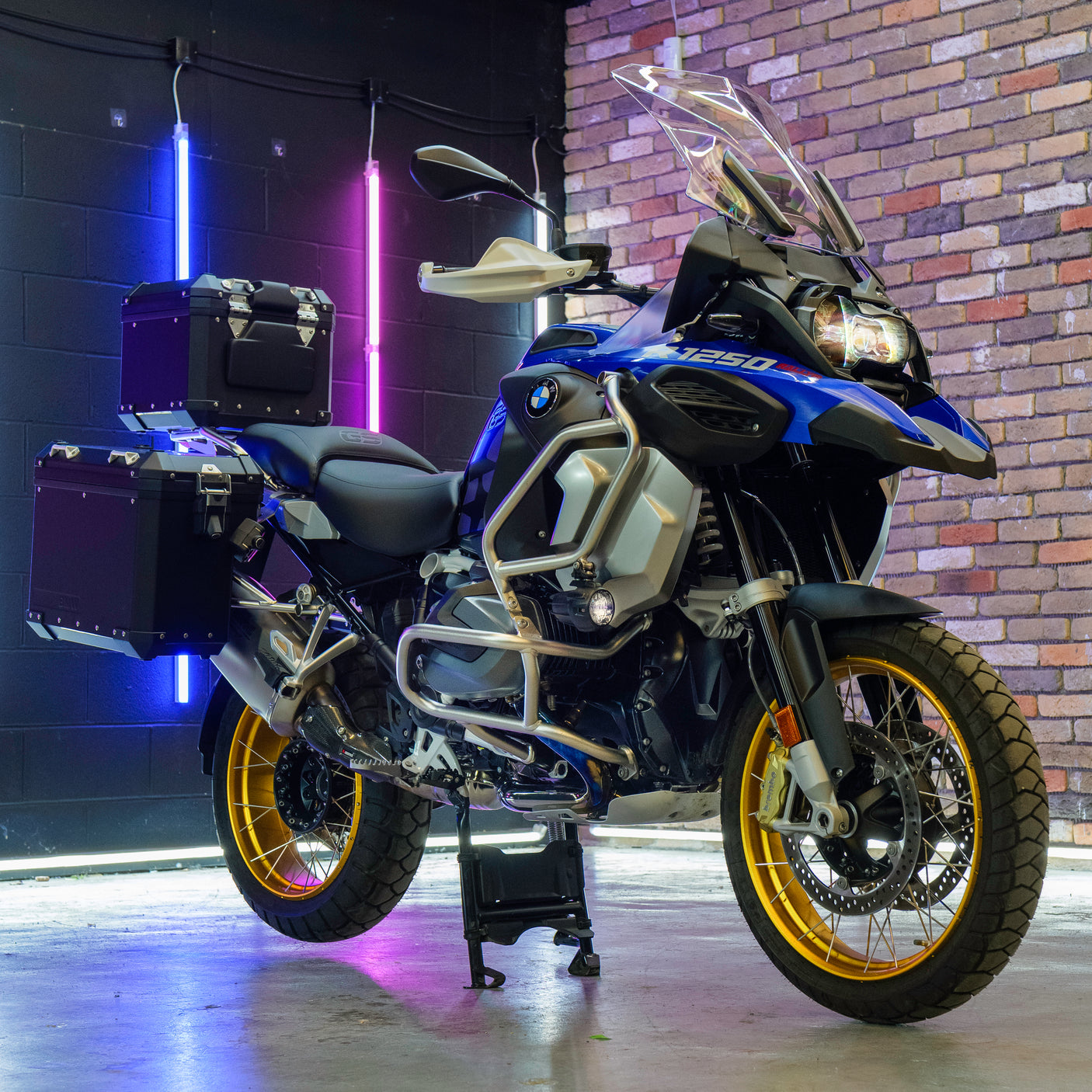 SUPER LOW ODDS: BMW GS1250 ADVENTURE + £3000