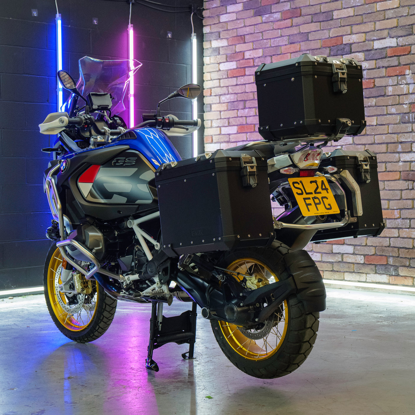SUPER LOW ODDS: BMW GS1250 ADVENTURE + £3000